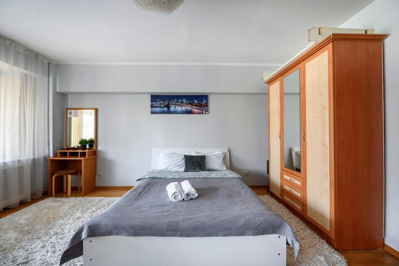 Apartament На Проспекте Ленина Ałma Ata Zewnętrze zdjęcie