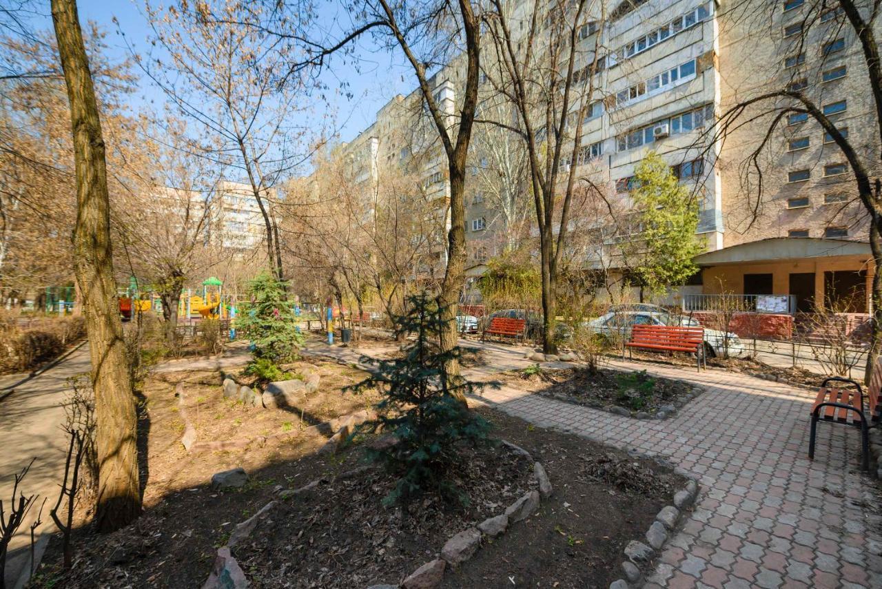 Apartament На Проспекте Ленина Ałma Ata Zewnętrze zdjęcie
