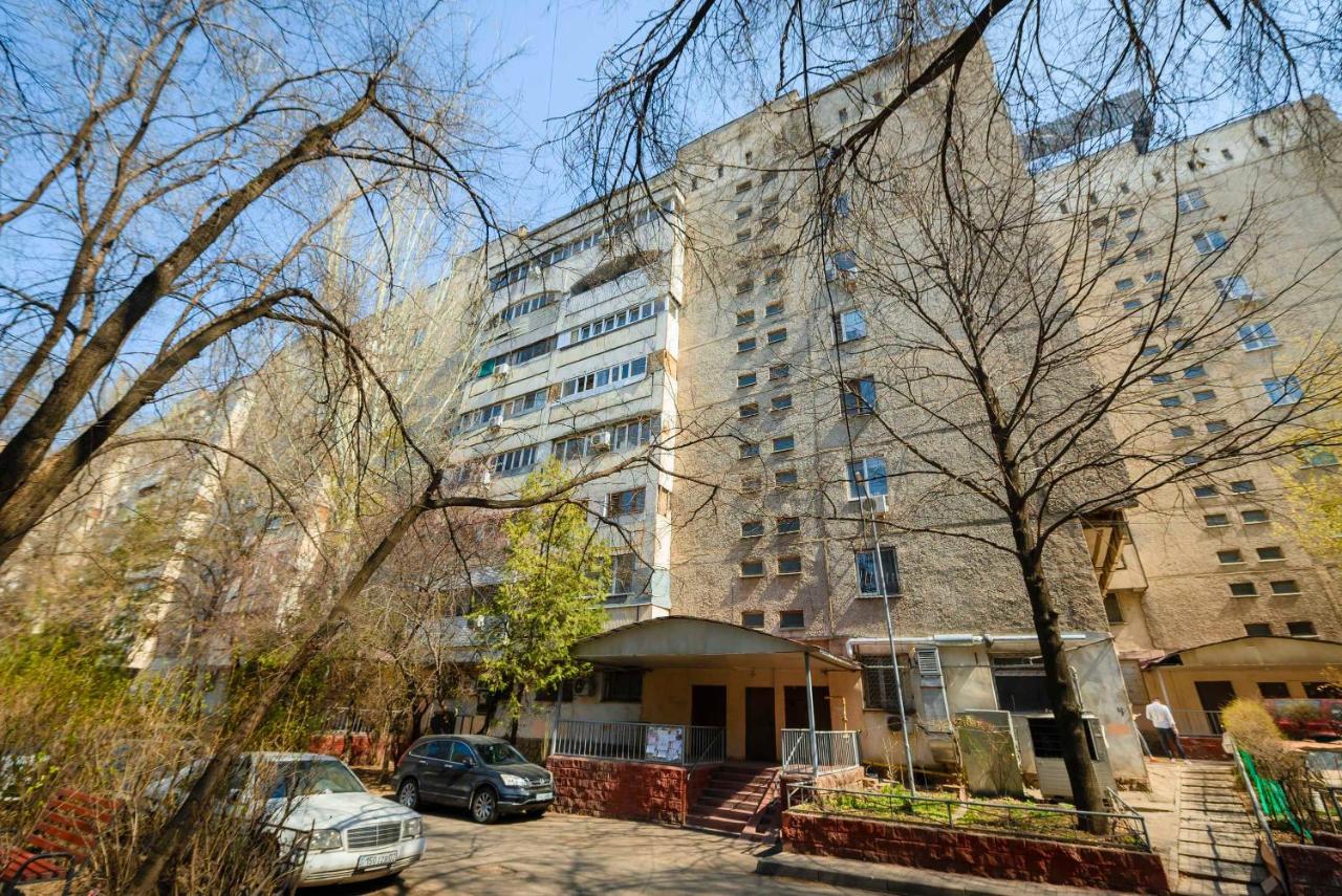 Apartament На Проспекте Ленина Ałma Ata Zewnętrze zdjęcie